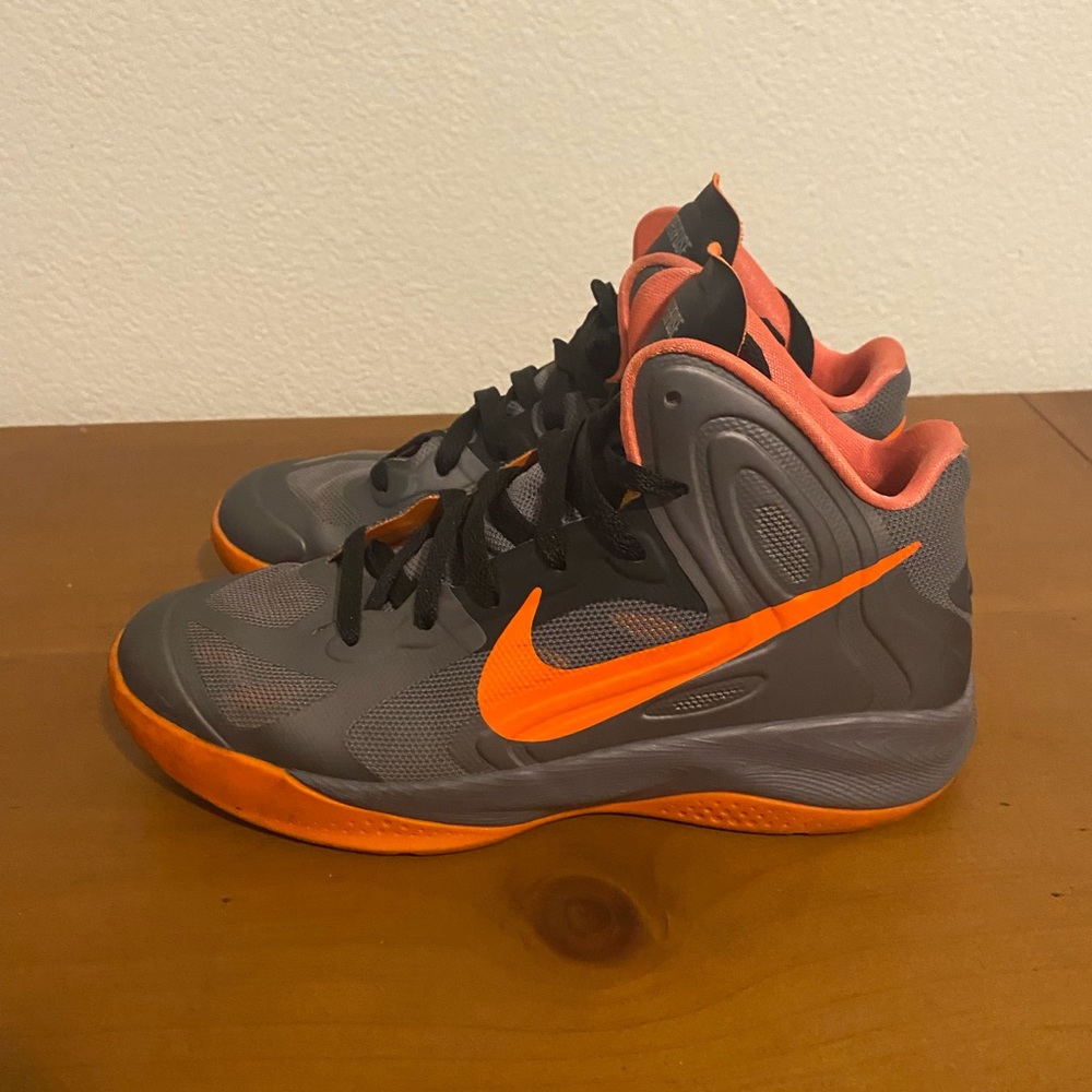 Nike Zoom Hyperfuse 2012 Size 6y pre-owned no box in great condition